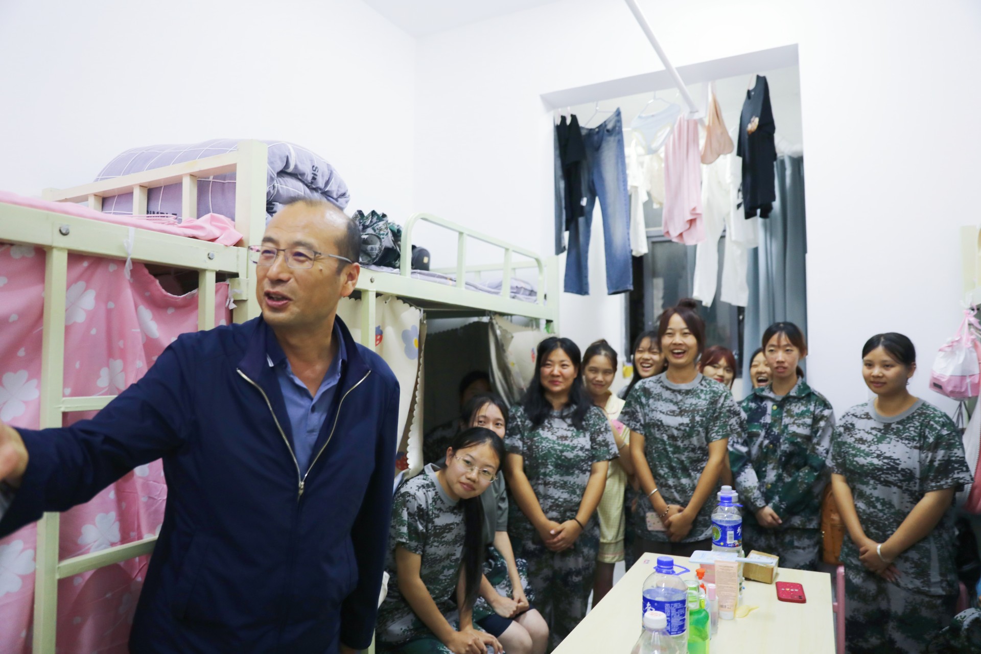 【云商新闻】best365官方网站“零距离”推进新生入学教育工作